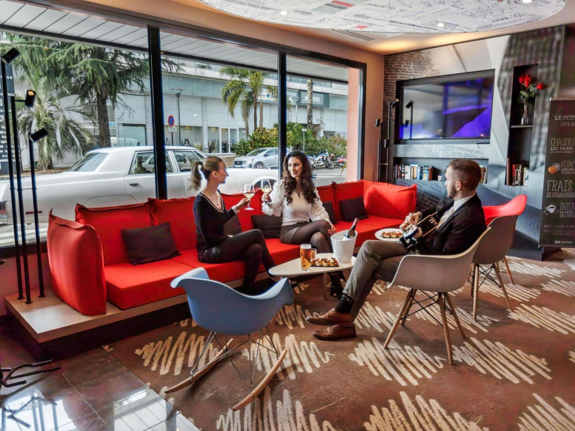 ไอบิส คานส์ ม็องเดอลิเยอ Hotel มองเดอลิเยอลานาปูล ภายนอก รูปภาพ