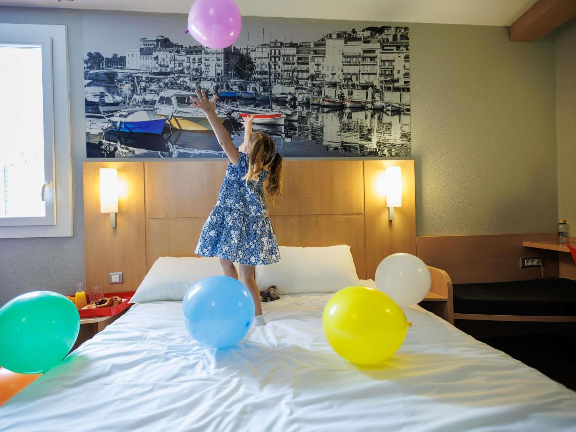 ไอบิส คานส์ ม็องเดอลิเยอ Hotel มองเดอลิเยอลานาปูล ภายนอก รูปภาพ